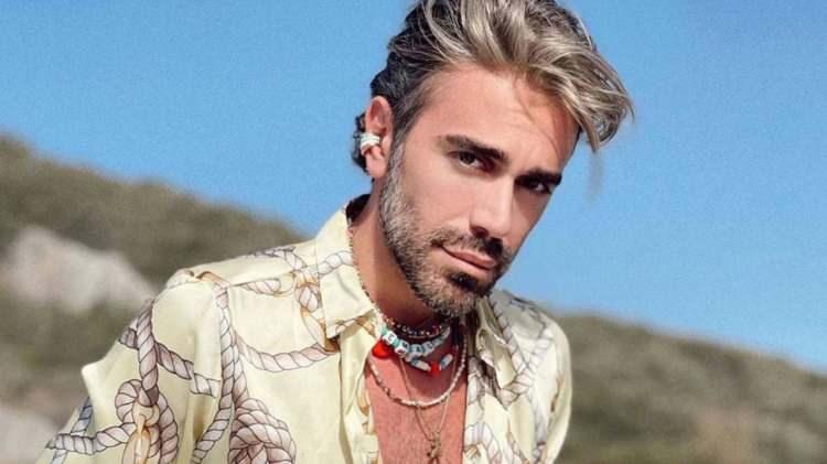 <p><span style="color:#800080"><em><strong>"Ben 1 bu&ccedil;uk sene &ouml;ncesine kadar esrar maddesi kullanmaktaydım. &Ccedil;ok sık olmasa da d&ouml;nem d&ouml;nem cep telefonumda &ldquo;.....&rdquo; olarak kayıtlı olan ger&ccedil;ek isim soyismini bilmediğim şahsa mesaj atmak suretiyle esrar istediğimi s&ouml;ylerdim"</strong></em></span></p>
