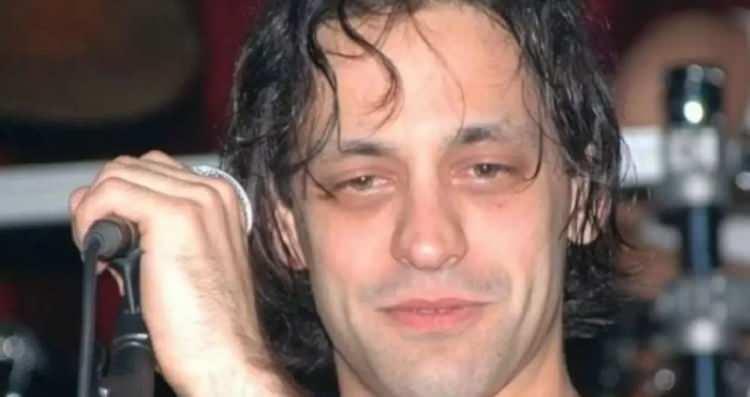 <p><span style="color:#B22222"><strong>DUMAN GRUBU'NUN SOLİSTİ DE İTİRAF ETTİ</strong></span></p>
