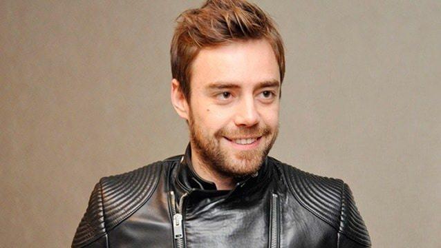 <p><span style="color:#B22222"><strong>"ONLAR UYUŞTURUCU KULLANACAK İNSAN DEĞİLLER"</strong></span></p>

<p><span style="color:#800080"><strong><em>"Sezer &Ccedil;akır ve Sergen Yal&ccedil;ın yakın arkadaşlarımdır. Benim bu kişilerle uyuşturucu madde kullanmam s&ouml;z konusu olamaz. Sezer &Ccedil;akır ve Sergen Yal&ccedil;ın uyuşturucu madde kullanacak insanlar değildir."</em></strong></span></p>
