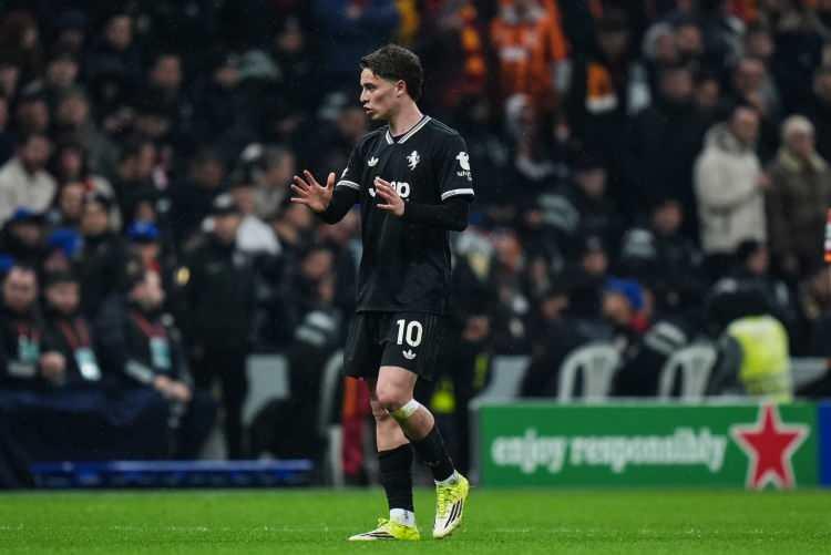 <p>90min: "Belki de kendi sahasında oynamanın heyecanıydı, ancak ceza sahasının kenarında topu kaybetmesindeki dikkatsizlik gole neden oldu. Hatadan sonra telafi etmek i&ccedil;in hi&ccedil;bir şey yapmadı"</p>
