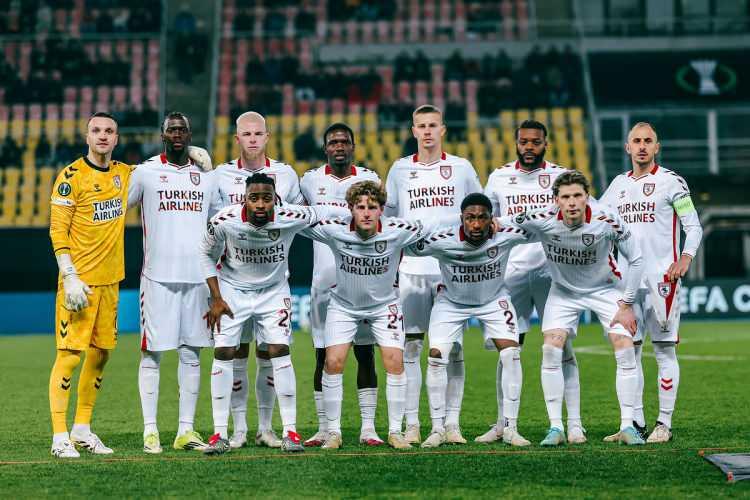 <p>Republika ma&ccedil;ın ardından ardından Samsunspor'un favori olduğuna vurgu yapıp, &ldquo;Shkendija oyuncuları, UEFA Konferans Ligi play-off ilk ma&ccedil;ında T&uuml;rk takımı Samsunspor'a 1-0 mağlup oldu." dedi.</p>
