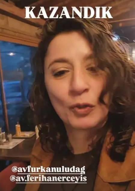 <p><strong>&Ouml;te yandan sosyal medya hesabından avukatlarına seslenerek mutluluğunu bir kez daha paylaşan Nebioğlu, "Kazandık" notunu d&uuml;şt&uuml;.</strong></p>
