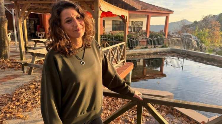 <p><span style="color:#FF0000"><strong>"ADALET YERİNİ BULDU"</strong></span></p>

<p><strong>"Adalet yerini buldu" diyen Nebioğlu, "Yıllardır yaşadığım o &uuml;z&uuml;nt&uuml; ve &ccedil;ocukluk yaralarıma sahip &ccedil;ıkma arzusundan &ouml;t&uuml;r&uuml; bu kararı verdik ve verdiğimiz karar doğrultusunda da adaletin yerini bulduğunu d&uuml;ş&uuml;n&uuml;yorum. Emsal bir karar alındı." ifadelerini kullandı.</strong></p>
