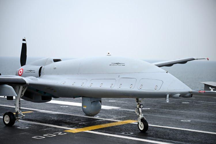 <p>Avrupa&rsquo;nın elinde T&uuml;rk SİHA&rsquo;ları gibi &ccedil;ok gelişmiş ve r&uuml;şt&uuml;n&uuml; her t&uuml;rl&uuml; zorlu harp sahasında ispat etmiş bir platform yok. Ve g&ouml;r&uuml;nen k&ouml;ye g&ouml;re &ccedil;ok kısa zamanda bu kabiliyetlere erişmeleri pek m&uuml;mk&uuml;n g&ouml;r&uuml;nm&uuml;yor.</p>
