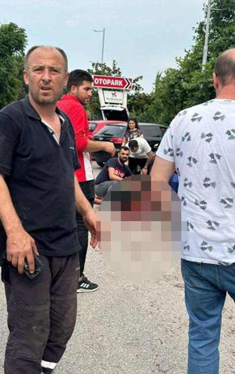 <p><span style="color:#A52A2A"><strong>"SANIĞIN BABASI &Ccedil;EKLERİ SORDURMAMI İSTEDİ"</strong></span></p>

<p>&nbsp;</p>

<p>Halil Kağan Oğuz'un yargılanmasına Bursa 4&rsquo;&uuml;nc&uuml; Ağır Ceza Mahkemesi'nde devam edilirken, duruşmaya Ses ve G&ouml;r&uuml;nt&uuml;l&uuml; Bilişim Sistemi (SEGBİS) ile katılan tanık Halil İbrahim &Ccedil;akır, sanığı tanımadığını ancak sanığın babasını tanıdığını s&ouml;yledi.</p>

<p>&nbsp;</p>

<p>Sanığın babası ile ticari ilişkisinin bulunduğunu belirten &Ccedil;akır, <strong><em>"Sanığın babasından koltuk siparişi vermiştim. Koltukları getirdiğinde bir &ccedil;ek fotokopisi getirdi ve 'Bankada tanıdığın varsa bunu sordurabilir miyiz, g&uuml;venilir mi?' dedi. Benim de bankada tanıdığım olduğu i&ccedil;in bankanın şubesine gittim. Burada tanıdığım banka g&ouml;revlisi, yaptığımız g&ouml;r&uuml;şmede, &ccedil;ek sahibinin bu g&uuml;ne kadar &ccedil;eklerinin karşılıksız kalmadığını ancak bu &ccedil;ekin karşılıksız olduğunu s&ouml;yledi. Ben de &ccedil;ek fotokopisini sanığın babası İ.O.'ya vererek, s&ouml;ylenenleri ona ilettim."</em></strong>&nbsp;diye konuştu.</p>
