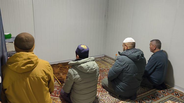 "Ramazan'dan Ramazan'a ezan sesi duyuyoruz" diyen mahalleliden dikkat &ccedil;eken &ccedil;ağrı