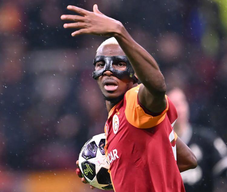 <p><strong>&Ouml;nde baskının Osimhen'le meyvesini almışsınız, ikinci devre ben size g&uuml;veniyorum, atarız mesajını vermiş takıma.</strong></p>
