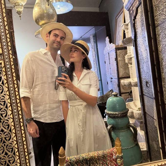 <p><strong>Sakıp Sabancı'nın yeğeni Mehmet Sabancı'nın oğlu Faruk Sabancı ile mutlu bir beraberlik s&uuml;rd&uuml;ren Bilgi&ccedil;'in yakın zamanda nikah masasına oturacağı iddia edildi.&nbsp;</strong></p>
