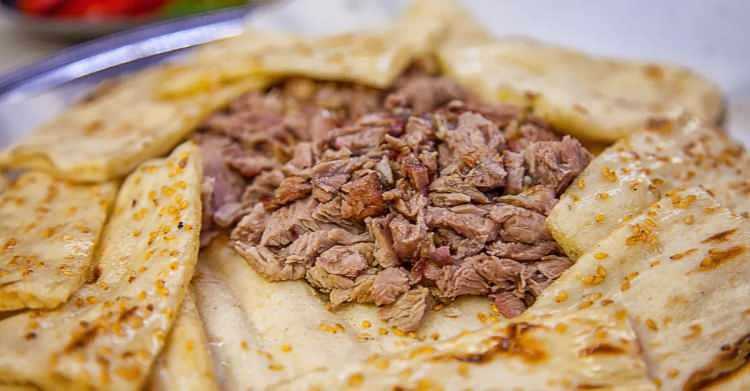 <p><span style="color:#B22222"><strong>DENİZLİ</strong></span></p>

<p>Denizli kebabı</p>

<p>&nbsp;</p>

<p>&nbsp;</p>
