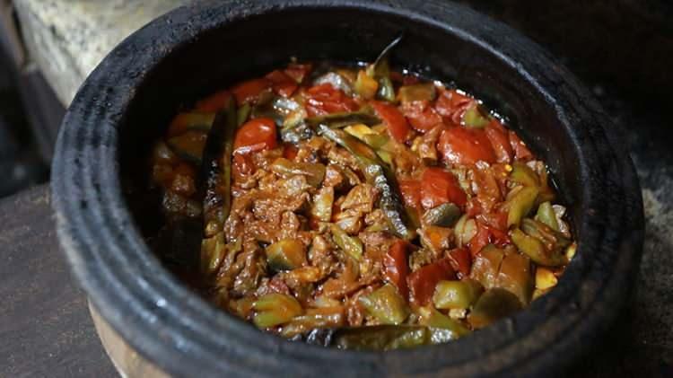 <p><span style="color:#B22222"><strong>KARAMAN&nbsp;</strong></span></p>

<p>Calla</p>

<p>&nbsp;</p>
