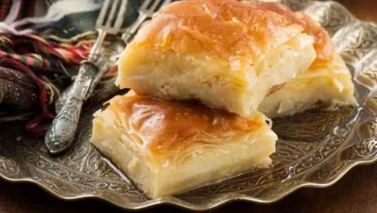 <p><span style="color:#B22222"><strong>ARTVİN&nbsp;</strong></span></p>

<p>Laz b&ouml;reği</p>

<p>&nbsp;</p>
