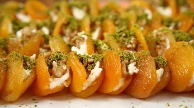 <p><span style="color:#B22222"><strong>MALATYA</strong></span></p>

<p>Kayısı tatlıları</p>

<p>&nbsp;</p>
