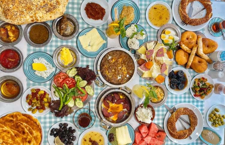 <p><span style="color:#B22222"><strong>VAN</strong></span></p>

<p>Van kahvaltısı</p>

<p>&nbsp;</p>
