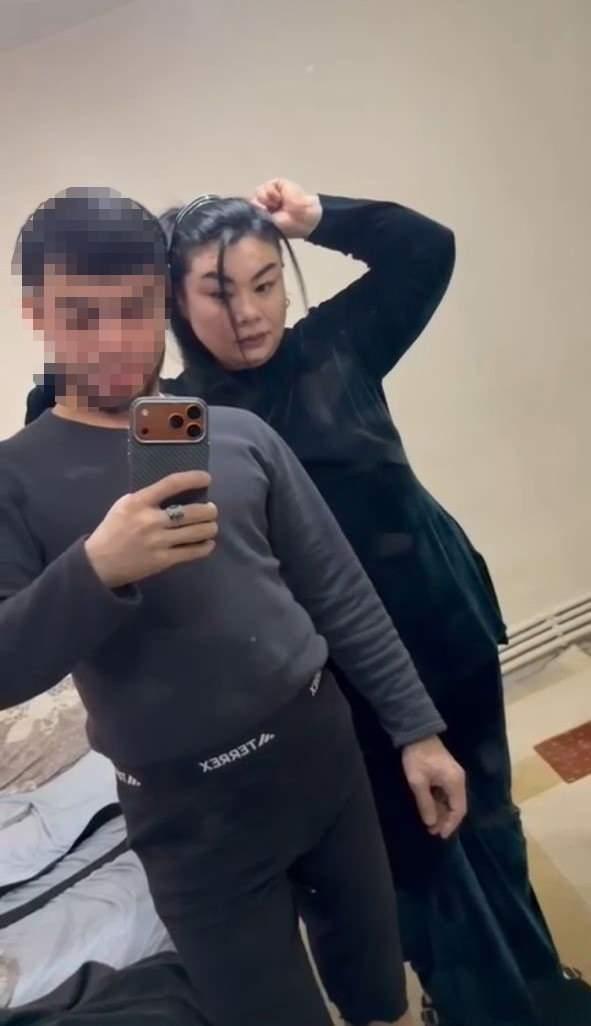 <p><span style="color:#A52A2A"><strong>&Ouml;L&Uuml;ME G&Ouml;T&Uuml;REN MESAJ</strong></span></p>

<p>&nbsp;</p>

<p>&Ouml;te yandan, olayda Ergashaliyeva i&ccedil;in kayıp başvurusu ve su&ccedil; duyurusunu yapan avukatlardan Cevat Bozkurt,<em><strong> "&Ouml;nce elbette kayıp olarak aranıyordu sonra ş&uuml;pheliler ifadeye alındı, sorgularında maalesef ki Sayyora Hanım'ı katlettiklerini itiraf ettiler. Duyduğumuz bilgiler; &ouml;nce 23'&uuml; ile 24'&uuml; gecesi Sayyora Hanım katlediliyor, sonra zanlılar tarafından cesedi par&ccedil;alara ayrılıyor. <span style="color:#A52A2A">Cesedin bir kısmı bulundukları ikametin yakınındaki bir &ccedil;&ouml;p konteyner'ına, kalan kısmı ise Fatih il&ccedil;esinde bir konteyner'a atılıyor. </span>Sonra bu g&ouml;t&uuml;rd&uuml;kleri valizi boşattıktan sonra valizle birlikte eve geri d&ouml;n&uuml;yorlar. Sayyora Hanım'dan Durdona Hanım'a mesaj atarak gelmesini sağlıyorlar."</strong></em> ifadelerini kullanmıştı.</p>
