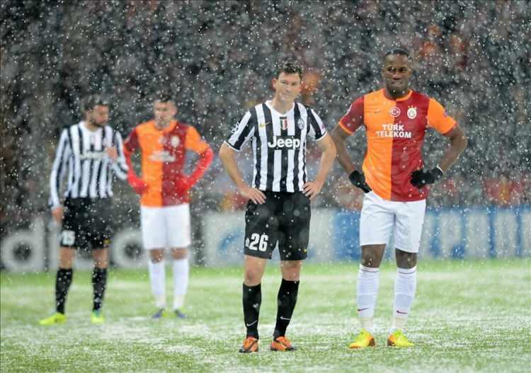 <p>İki takım arasında yıllar &ouml;nce İstanbul'da oynanan unutulmaz Devler Ligi m&uuml;cadelesinde Galatasaray, Rams Park'ta Juventus'u 1-0'lık skorla devirmeyi başarmıştı.</p>
