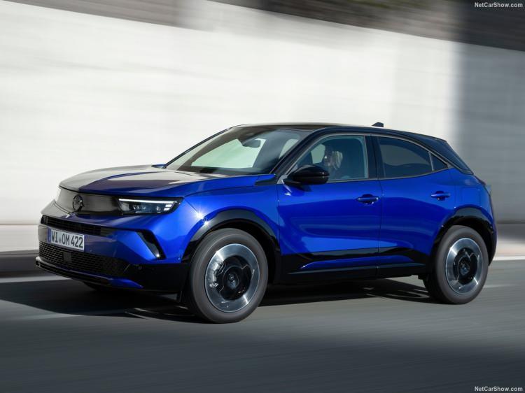 <p>OPEL MOKKA T&Uuml;RKİYE FİYATI<br />
<br />
Mokka Hybrid, 2 milyon 523 bin TL&rsquo;den başlayan tavsiye edilen anahtar teslim fiyatıyla Opel showroomlarında satışa sunuluyor.</p>
