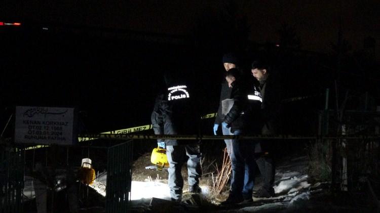 Erzurum'da mezarlıkta ş&uuml;pheli &ccedil;&ouml;p poşeti: Acı ger&ccedil;ek ortaya &ccedil;ıktı