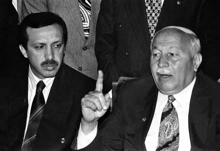 <p><span style="color:inherit"><strong>16 OCAK</strong></span></p>

<p><span style="color:inherit">Başbakan Necmettin Erbakan&rsquo;ın, kendi konutunda tarikat ve cemaat liderlerine verdiği yemekle ilgili Ankara Cumhuriyet Başsavcılığı&rsquo;na su&ccedil; duyurusunda bulunuldu.</span></p>

<p>&nbsp;</p>
