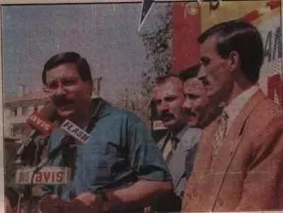 <p><strong>3 ŞUBAT</strong></p>

<p>Ankara Devlet G&uuml;venlik Mahkemesi (DGM) Sincan&rsquo;da belediyenin d&uuml;zenlediği &ldquo;Kud&uuml;s Gecesi&rdquo; etkinliğiyle ilgili soruşturma kapsamında Sincan Belediye Başkanı Bekir Yıldız&rsquo;ın da aralarında bulunduğu 11 kişi hakkında tutuklama kararı verdi.</p>
