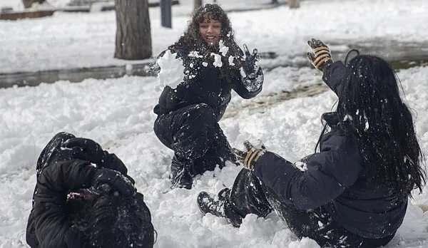 Son dakika haberi: Kar yağışı etkili oldu, 8 ilimizde okullar tatil edildi!