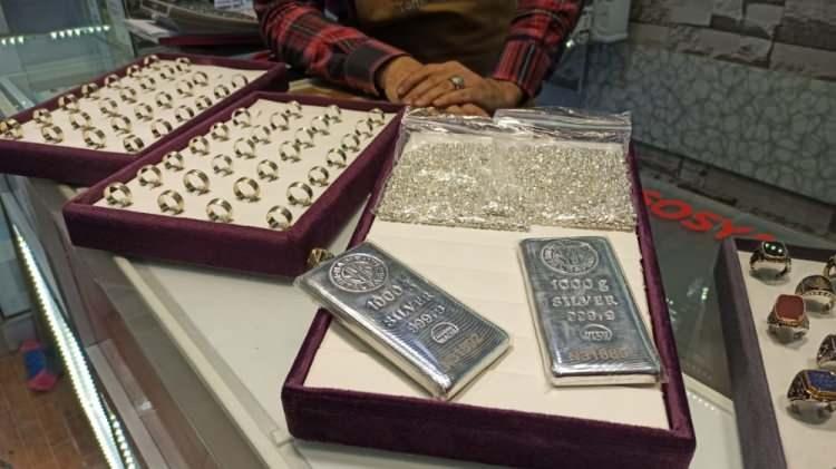 Son dakika: Akşam y&uuml;kselen altın ve g&uuml;m&uuml;şten g&uuml;ne s&uuml;rpriz başlangı&ccedil;!