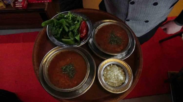 <p><strong>Masallara konu olan ve "Keloğlan" ile &ouml;zdeşleşen "Keloğlan &ccedil;orbası", sofraların g&ouml;zdesi haline geldi.</strong></p>
