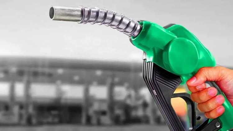 Akaryakıtta gece yarısı fiyatlar değişti! Motorine zam geldi 60 TL'yi aştı...