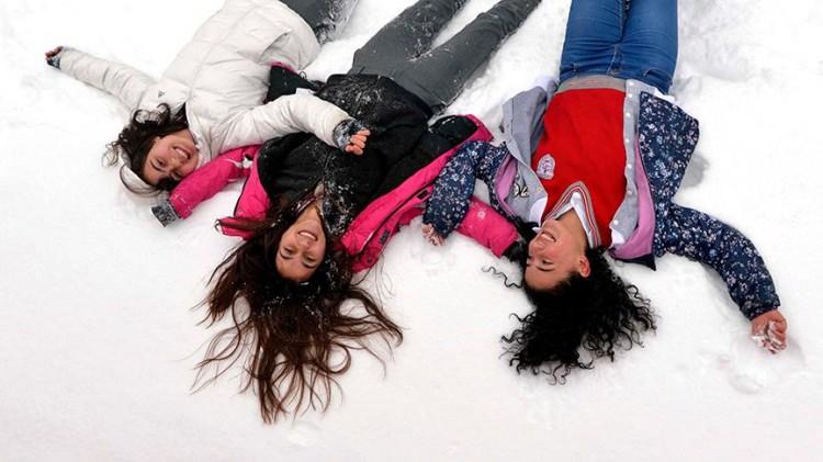 Son dakika haberi: Kar yağışı etkili oldu, 8 ilimizde okullar tatil edildi!