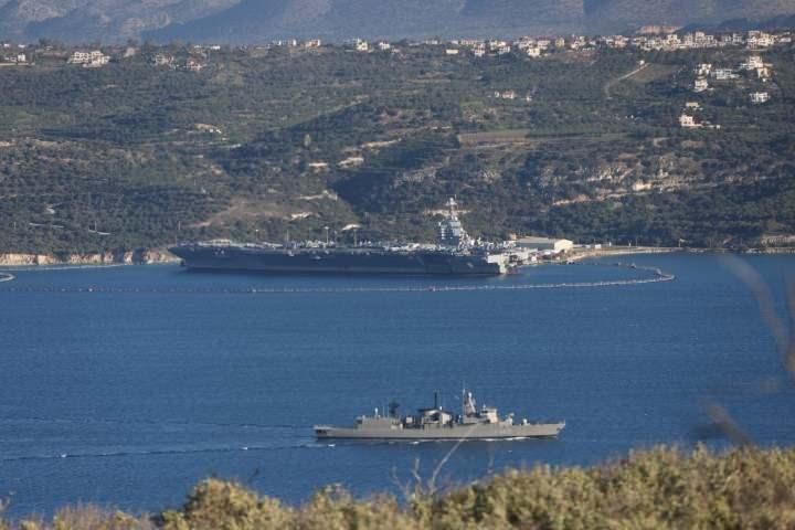 <p>WSJ, m&uuml;rettebattan bazılarının ana karaya d&ouml;nd&uuml;kten sonra donanmadan ayrılmayı d&uuml;ş&uuml;nd&uuml;klerini bildirdi.</p>
