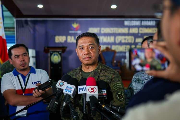 <p>Filipinler Silahlı Kuvvetleri Genelkurmay Başkanı Romeo Brawner, geminin hizmete alınması dolayısıyla d&uuml;zenlenen t&ouml;renin ardından basın mensuplarının sorularını yanıtladı.</p>
