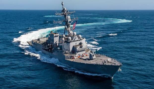 <p><span style="color:#B22222"><strong>ARLEIGH BURKE</strong></span></p>

<p>&nbsp;</p>

<p>"Arleigh Burke" sınıfı g&uuml;d&uuml;ml&uuml; f&uuml;ze fırlatan muhripleri ise hava savunma, denizaltı savunma ve balistik f&uuml;ze savunması gibi operasyon kabiliyetiyle &ccedil;ok roll&uuml; g&ouml;rev yapabiliyor.</p>

<p>&nbsp;</p>
