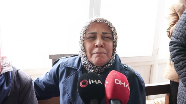 <p><span style="color:#B22222"><strong>&ldquo;BACIM TOPRAKTA &Ccedil;&Uuml;R&Uuml;YECEKSE O DA İ&Ccedil;ERİDE &Ccedil;&Uuml;R&Uuml;S&Uuml;N&rdquo;</strong></span></p>

<p>Cenaze t&ouml;reninde feryat eden G&uuml;lten &Uuml;rkmez&rsquo;in kardeşi Şenay İnce, adaletin yerini bulması i&ccedil;in yetkililere seslenerek, <em><strong>"O da i&ccedil;eride &ccedil;&uuml;r&uuml;s&uuml;n, &ccedil;ıkmasın. Cumhurbaşkanımıza sesleniyorum, Adalet Bakanı duysun. O katil benim bacımın canını aldı. Benim bacım toprakta &ccedil;&uuml;r&uuml;yecekse o da orada &ccedil;&uuml;r&uuml;s&uuml;n, &ccedil;ıkmasın</strong></em>" dedi.</p>
