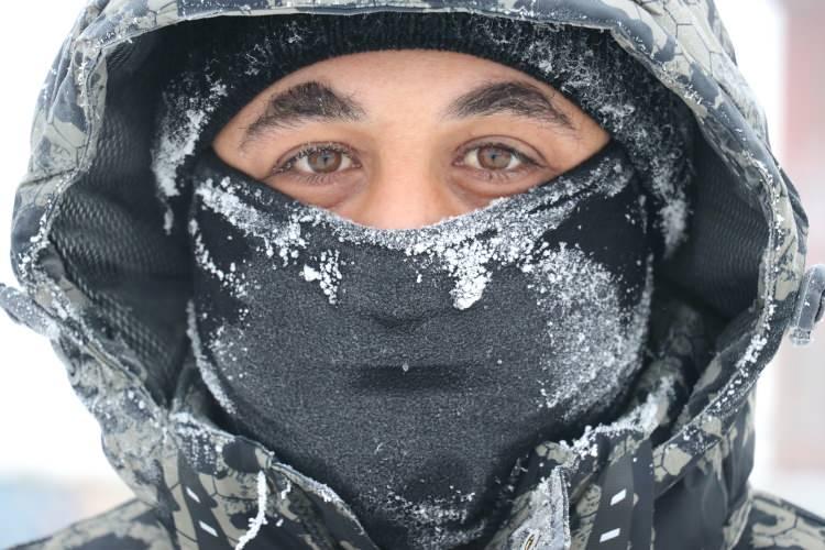 <p><strong>Hava sıcaklığının, kuzeybatı kesimlerde 3 ila 5 derece artacağı, kuzeydoğu kesimlerde 3 ila 5 derece azalacağı, &uuml;lke genelinde mevsim normalleri civarında seyredeceği tahmin ediliyor.</strong></p>
