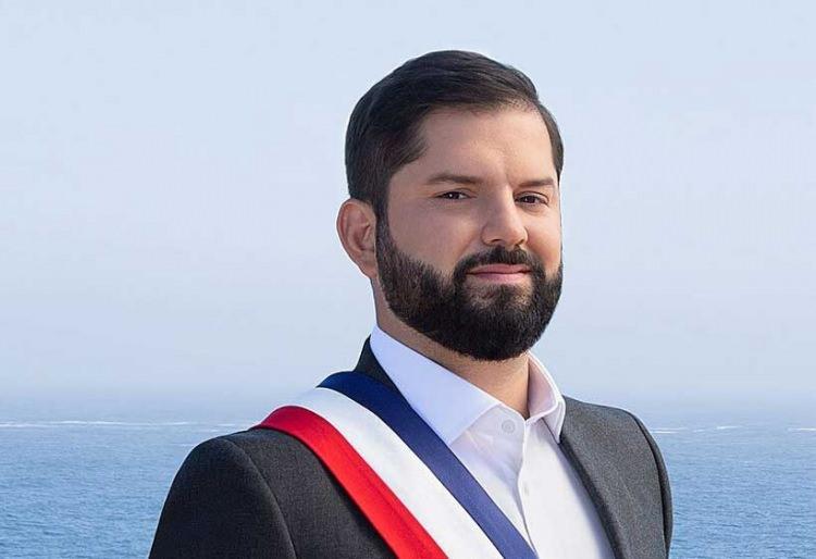 <p><span style="color:#B22222"><strong>GABRİEL BORİC</strong></span></p>

<p><strong>ŞİLİ DEVLET BAŞKANI&nbsp;</strong></p>

<p>1986</p>

<p>39 YAŞINDA&nbsp;</p>
