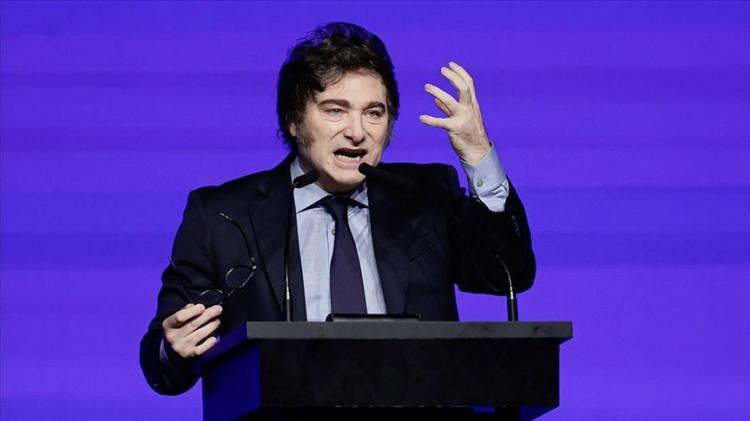 <p><span style="color:#B22222"><strong>JAVİER MİLEİ&nbsp;</strong></span></p>

<p><strong>ARJANTİN DEVLET BAŞKANI</strong></p>

<p><br />
1970</p>

<p><strong>56 YAŞINDA&nbsp;</strong></p>
