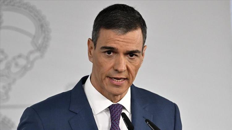 <p><span style="color:#B22222"><strong>PEDRO S&Aacute;NCHEZ&nbsp;</strong></span></p>

<p>İSPANYA BAŞBAKAN</p>

<p>1972</p>

<p>53 YAŞINDA&nbsp;</p>
