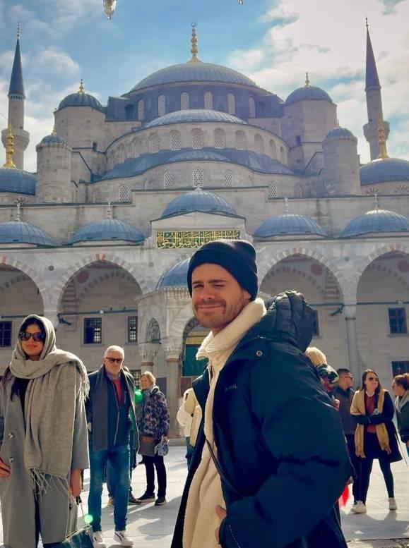<p><strong>"T&uuml;rkiye'nin tarihi, k&uuml;lt&uuml;r&uuml; ve yemekleri her zaman dikkatimi &ccedil;ekti" &uuml;nl&uuml; oyuncu, Galata Kulesi, Ayasofya Camii ve Sultanahmet Camii'ni ziyaret etmeyi ihmal etmedi.&nbsp;</strong></p>
