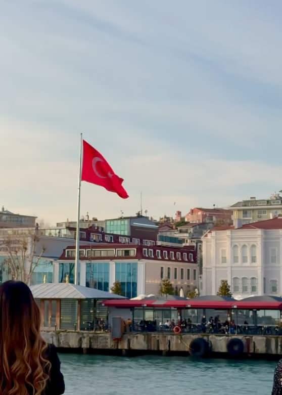 <p><strong>T&uuml;rkiye turuna doyamayan Arjantinli yıldız, İstanbul'daki kısa gezisini tamamladıktan sonra soluğu Bursa'da aldı.&nbsp;</strong></p>
