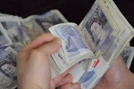 <p><strong><span style="color:#B22222">16)&nbsp; STERLİN&nbsp;</span> |&nbsp; 3 TRİLYON DOLAR</strong></p>
