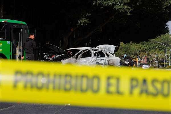 <p>Jalisco eyalet h&uuml;k&uuml;meti, halktan evlerinde kalmalarını isterken toplu taşımayı askıya almış ve toplumun g&uuml;venliğini tehdit eden gelişmeler nedeniyle "kırmızı alarm" uygulamasını devreye sokmuştu.</p>

<p>&nbsp;</p>
