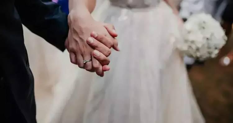 <p>Kaba evlenme hızının en d&uuml;ş&uuml;k olduğu il ise binde 4,18 ile Tunceli oldu.</p>

<p>Bu ili binde 4,58 ile G&uuml;m&uuml;şhane, binde 4,67 ile Ardahan izledi.</p>
