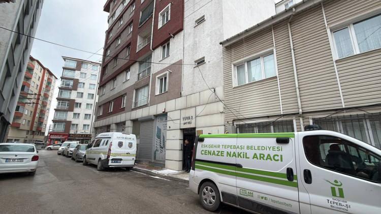 Eskişehir'de sır olay: Evinin 7'nci kat penceresinden atladı, eşi de &ouml;l&uuml; bulundu