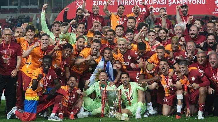 <p>Yapay zekanın tahminine g&ouml;re şampiyonu averaj belirleyecek ve buna g&ouml;re de ipi g&ouml;ğ&uuml;sleyen taraf Galatasaray olacak.</p>
