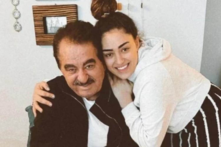 <p>&Ouml;te yandan <span style="color:#B22222">"<strong>Otelime &ccedil;&ouml;kt&uuml;ler"</strong></span>&nbsp;diyen Tatlıses, Şule Yazar ve oğlu Ahmet Tatlıses&rsquo;in kendisinden habersiz Manisa&rsquo;daki evlerini de sattığını iddia etti.</p>

<p>&nbsp;</p>
