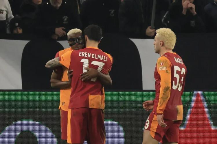 <p>Juventus'un Galatasaray karşısındaki durumunu ma&ccedil;tan &ouml;nce 'imkansız g&ouml;rev' olarak tanımlayan İtalyan medyası, Zebralar'ın r&uuml;yasına Osimhen'in son verdiğini belirtti.</p>

