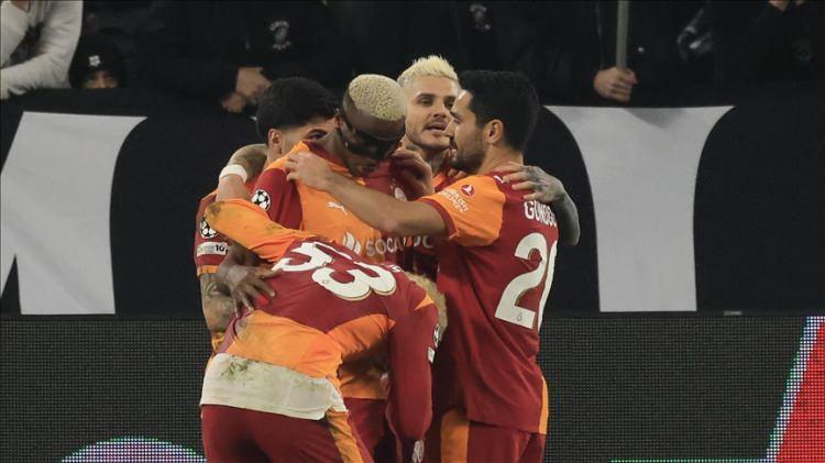 <p>Sky Sport İtalya: Juventus play-off'lardan elendi<br />
<br />
&ldquo;C&ouml;mert bir Juventus, Galatasaray'ı uzatma dakikalarında 3-2'lik skorla mağlup etti. Bu sonu&ccedil;, T&uuml;rk ekibinin ilk ma&ccedil;taki 5-2'lik galibiyeti sayesinde bir &uuml;st tura y&uuml;kselmesini sağladı.&rdquo;</p>
