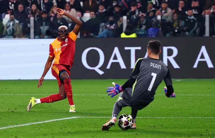 <p>Corriere della Sera: On kişi kalan Juventus, Galatasaray'ı uzatmalara g&ouml;t&uuml;rd&uuml; ancak Osimhen onların umutlarını suya d&uuml;ş&uuml;rd&uuml;: ma&ccedil; 3-2 sona erdi<br />
&nbsp;</p>
