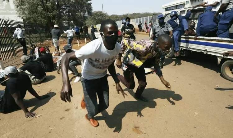 <p><strong><span style="color:#B22222">28)&nbsp; ZIMBABWE</span>&nbsp; |&nbsp; 60.6</strong></p>

<p>&nbsp;</p>

<p>Afrika'da bir &uuml;lke</p>
