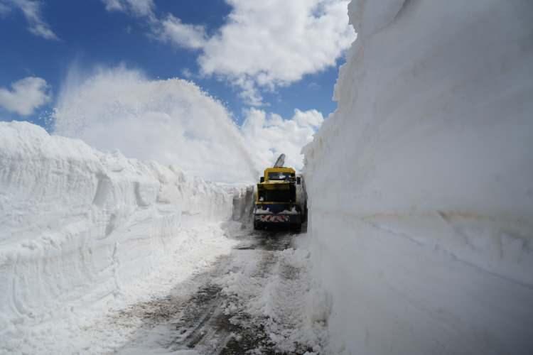 Muş'ta kar kalınlığı 6 metreyi aştı 