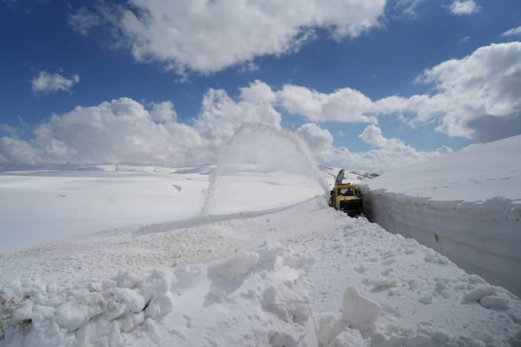 Muş'ta kar kalınlığı 6 metreyi aştı 